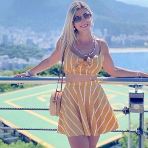 Meet your Posher, Claudia